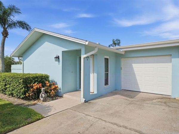 2722 SHERBROOKE LANE, Unit D, PALM HARBOR, FL 34684