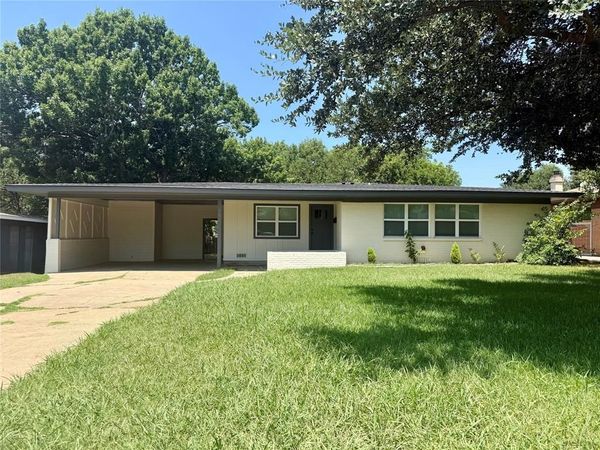 1411 W Shields Drive , Sherman, TX 75092