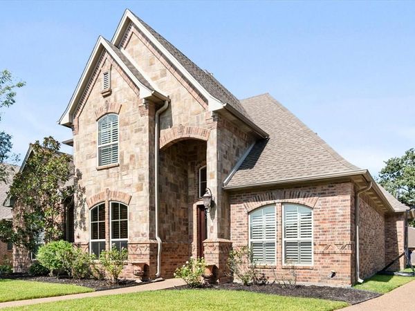 2808 Country Club Road , Pantego, TX 76013