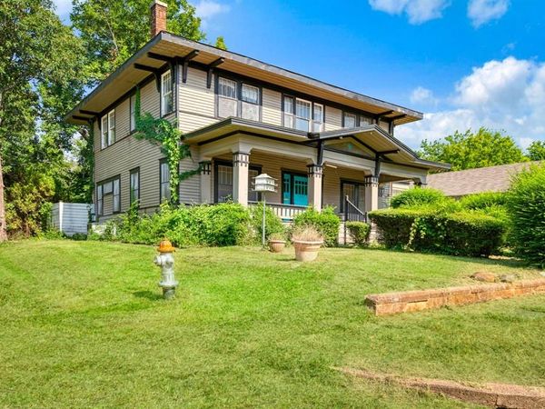 903 4th Street SW, Paris, TX 75460