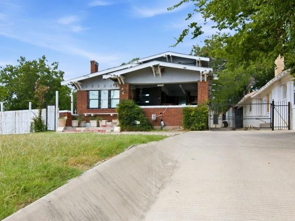 2929 E Lancaster Avenue, Fort Worth, TX 76103