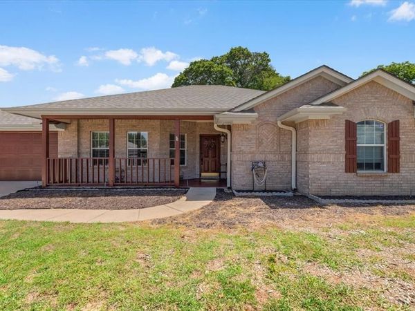 1013 Teresa Court , Granbury, TX 76048
