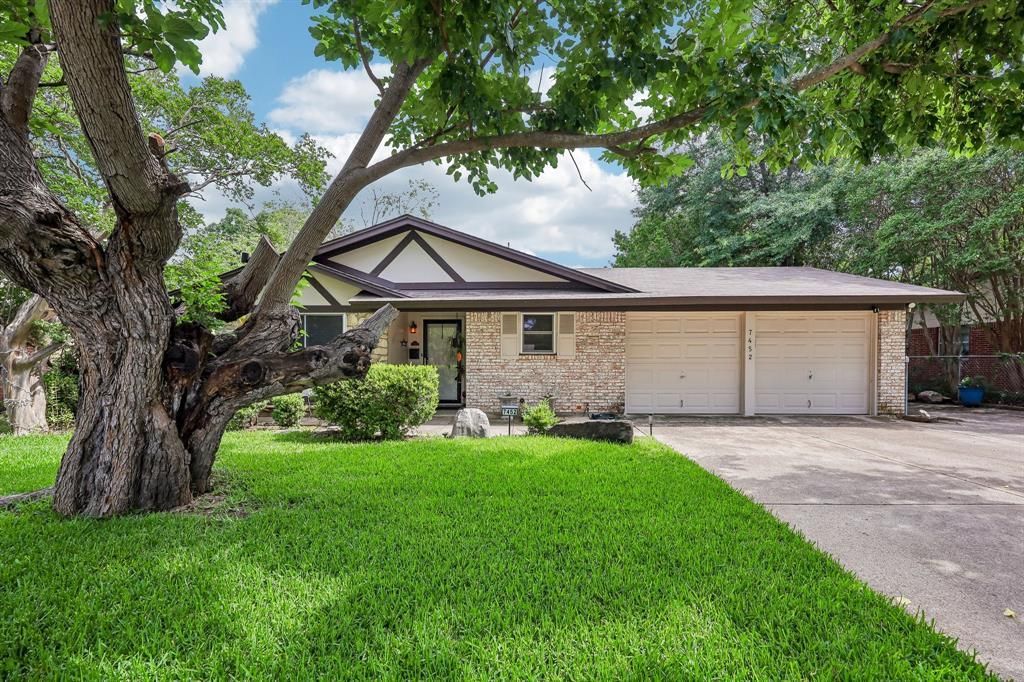 7452 Meadowcrest Drive, Fort Worth, TX 76112 Main Photo