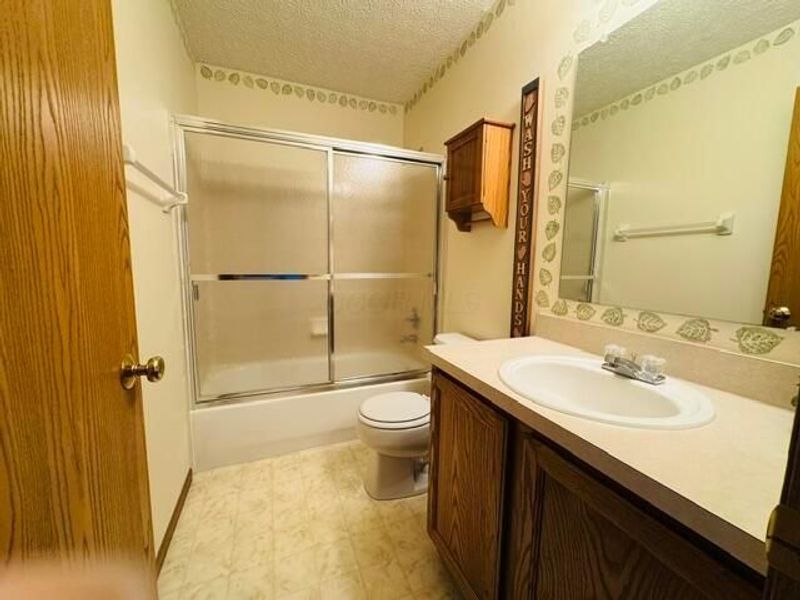 1716 Fern Trail Drive , Lancaster, OH 43130 Photo 13