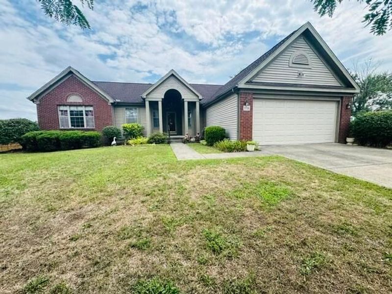 1716 Fern Trail Drive , Lancaster, OH 43130 Photo 2