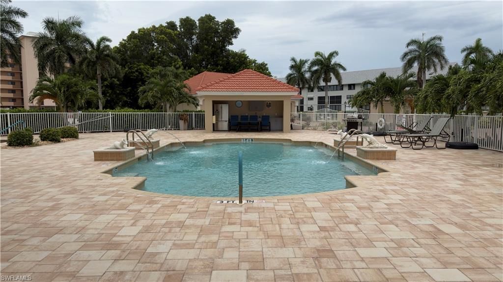 4235 SE 20th Pl, Unit C201, Cape Coral, FL 33904 Photo