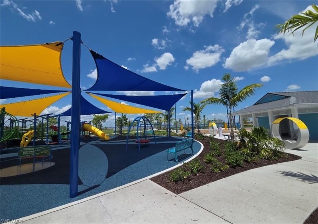 4235 SE 20th Pl, Unit C201, Cape Coral, FL 33904 Photo