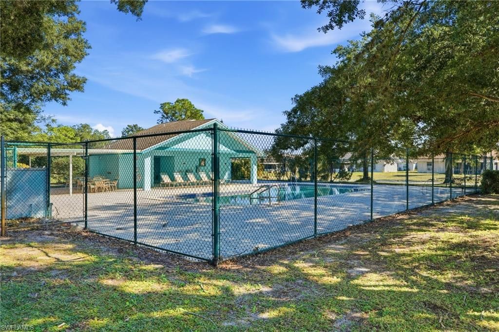 19368 Coraltree Ct, Lehigh Acres, FL 33936 Photo
