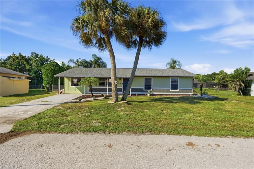 19368 Coraltree Ct, Lehigh Acres, FL 33936 Photo