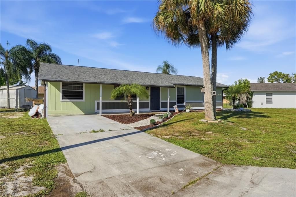 19368 Coraltree Ct, Lehigh Acres, FL 33936 Photo