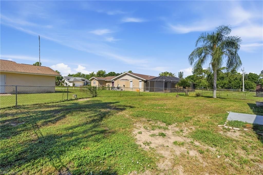 19368 Coraltree Ct, Lehigh Acres, FL 33936 Photo