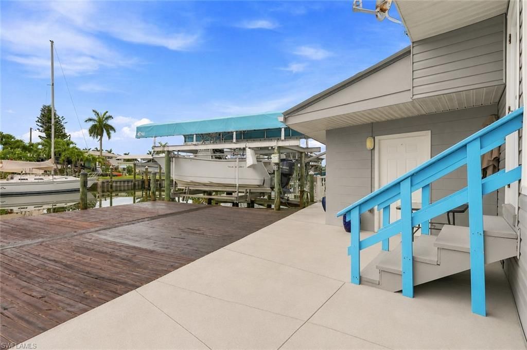 3827 Coconut Dr, Saint James City, FL 33956 Photo