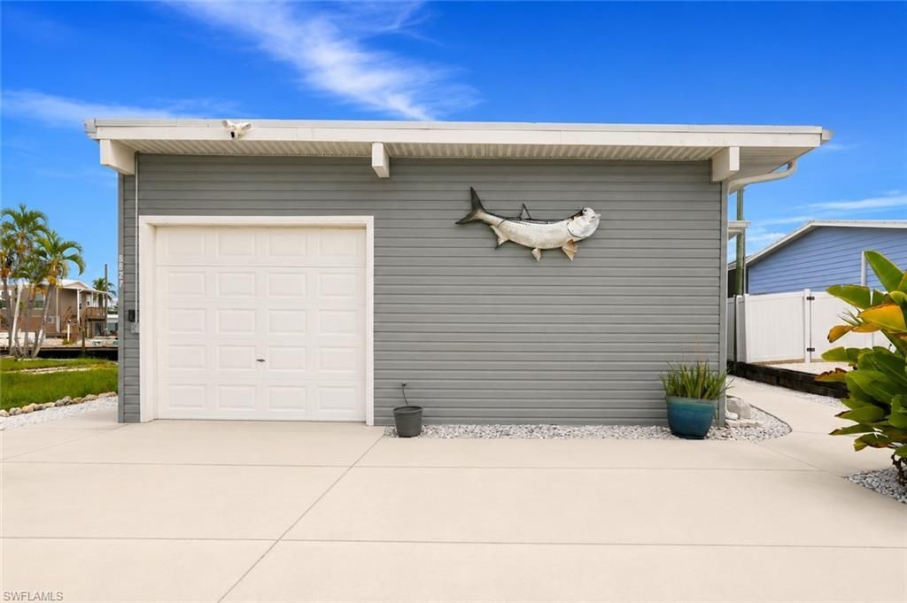 3827 Coconut Dr, Saint James City, FL 33956 Photo