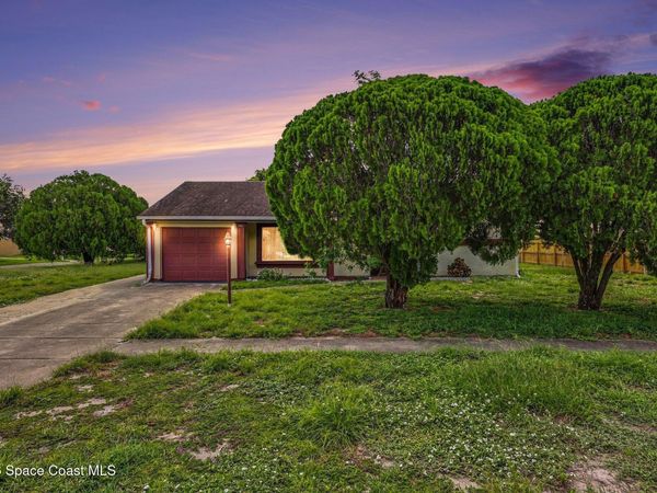 997 Mariposa Drive NE , Palm Bay, FL 32905