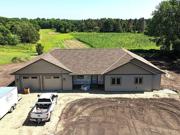 16435 26th St NE, New London, MN 56273