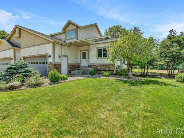 5643 W Sandalwood Circle, Norton Shores, MI 49441