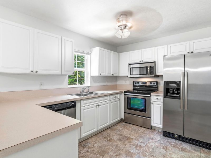 1113 Green Knoll Drive , Westerville, OH 43081 Photo 12