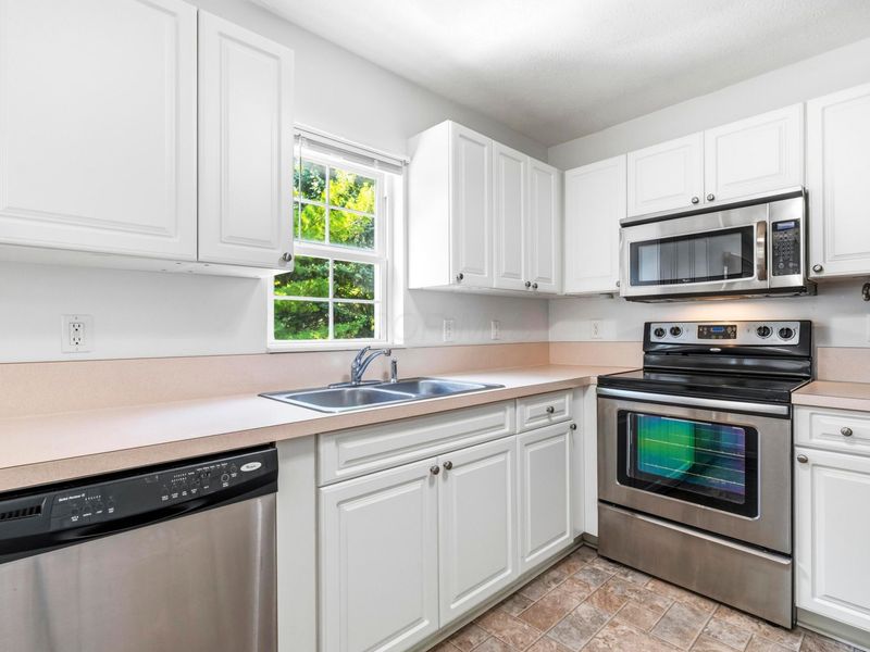1113 Green Knoll Drive , Westerville, OH 43081 Photo 13