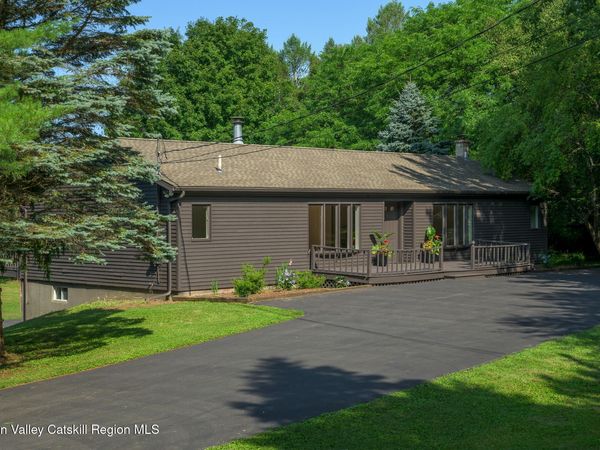 18 Schoolteacher Road, Hudson, NY 12534