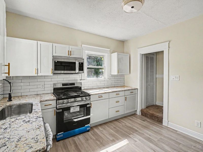 3992 Glenmore Avenue, Cheviot, OH 45211 Photo 5