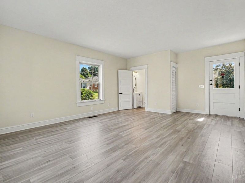 3992 Glenmore Avenue, Cheviot, OH 45211 Photo 8
