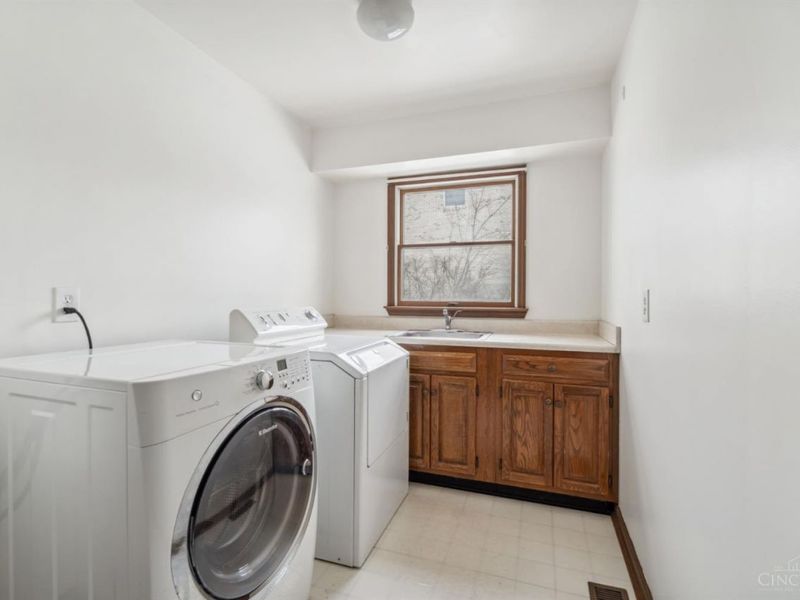 7489 Fitzroy Court, West Chester, OH 45241 Photo 30