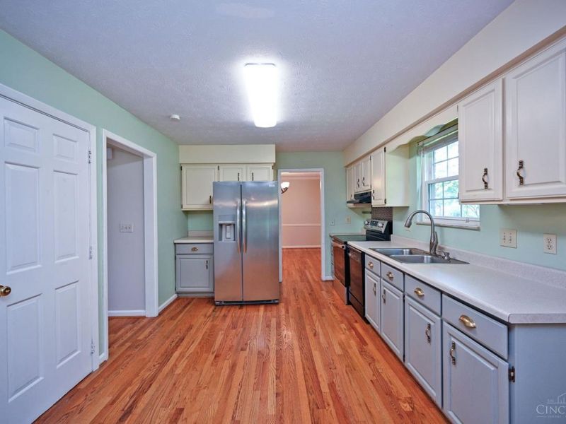 1819 Windhill Terrace, Cincinnati, OH 45255 Photo 13