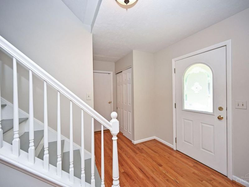 1819 Windhill Terrace, Cincinnati, OH 45255 Photo 4