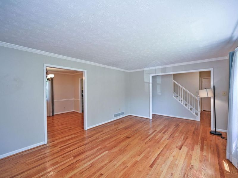 1819 Windhill Terrace, Cincinnati, OH 45255 Photo 8