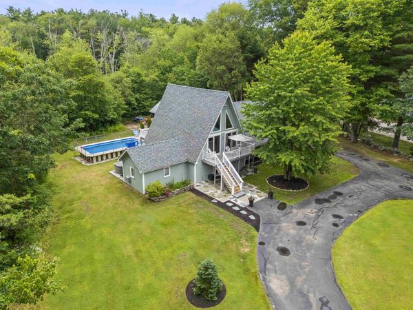 19 North Road, North Hampton, NH 03862