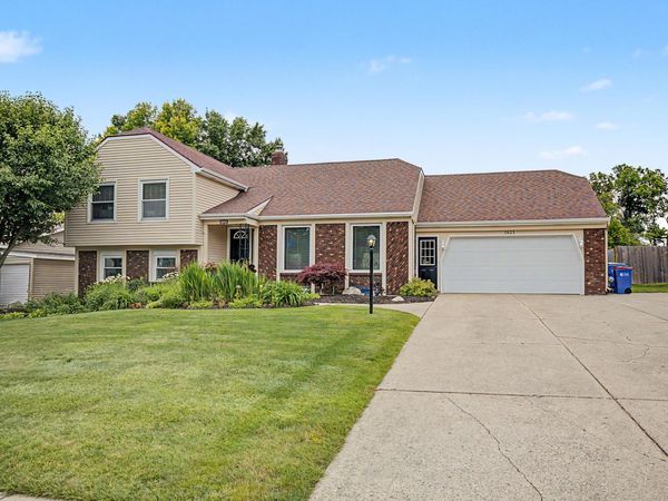 1823 S Norwalk Drive SE, Grand Rapids, MI 49508