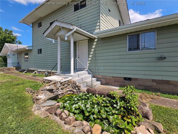 2512 4th Avenue, Charleston, WV 25387