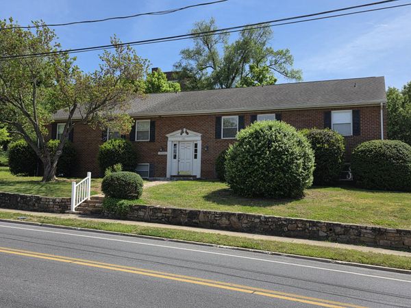 301 E Cleveland AVE , Unit 1, Vinton, VA 24179