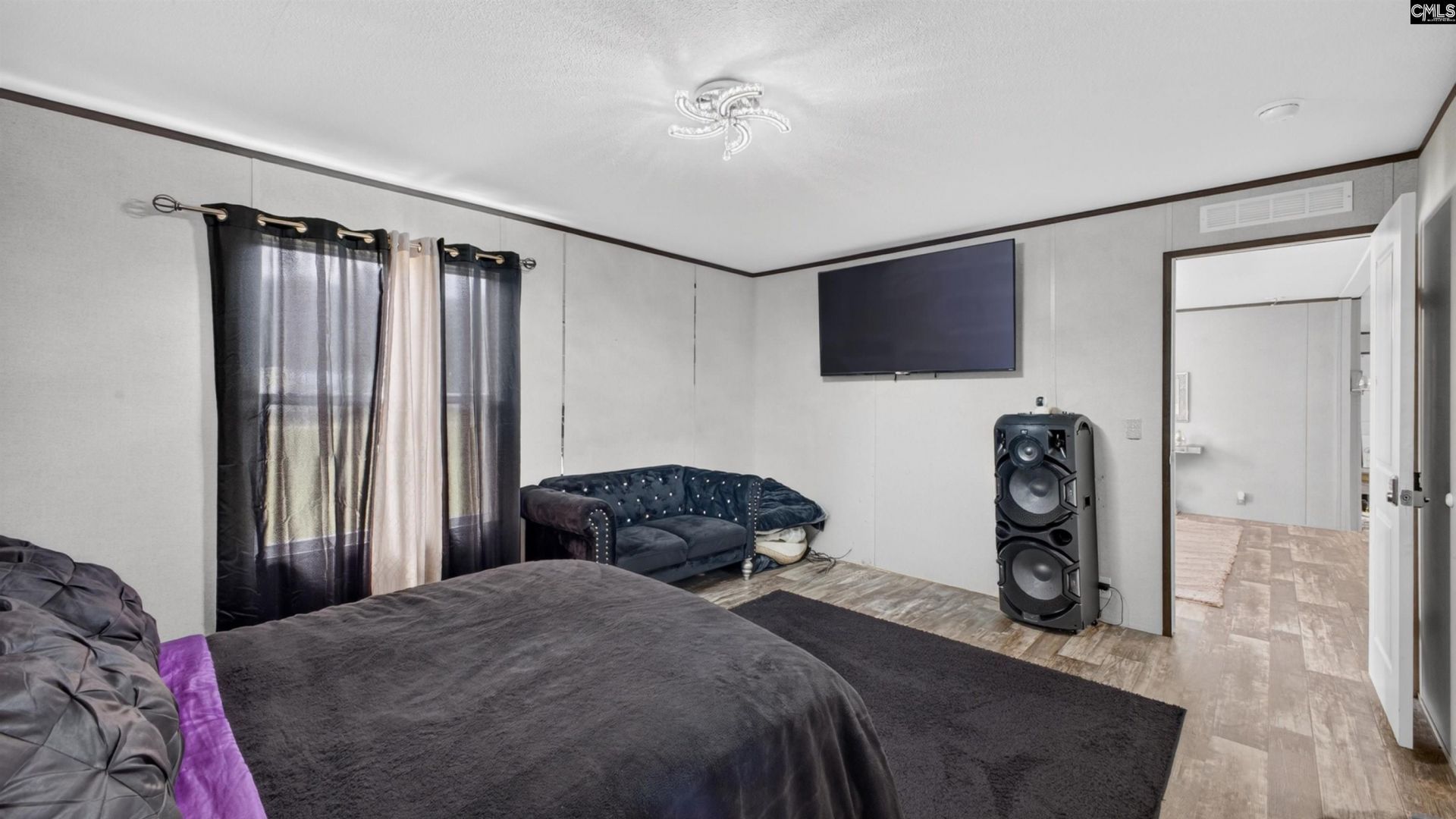 116 Parvis Road  Photo 11