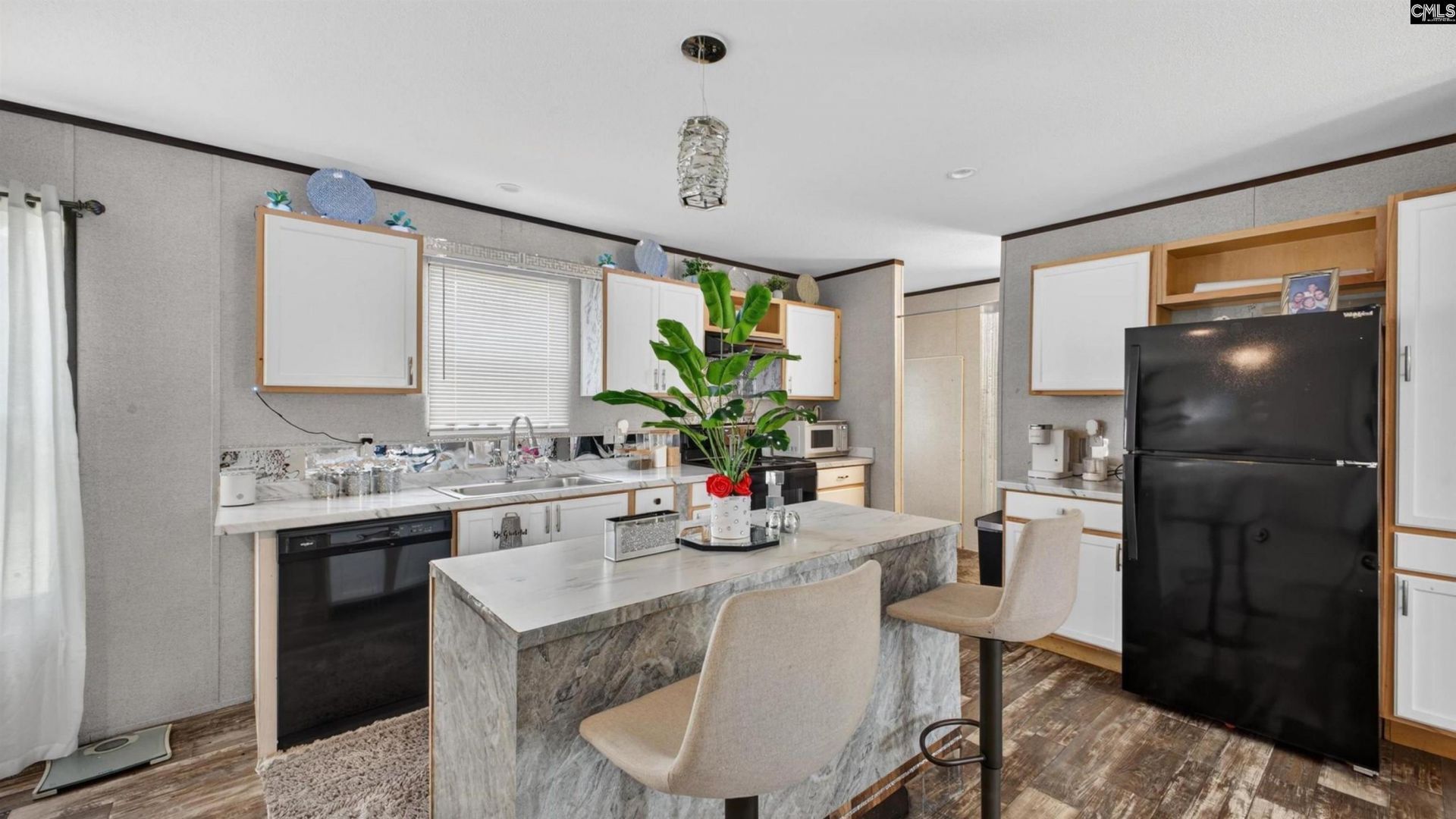 116 Parvis Road  Photo 5