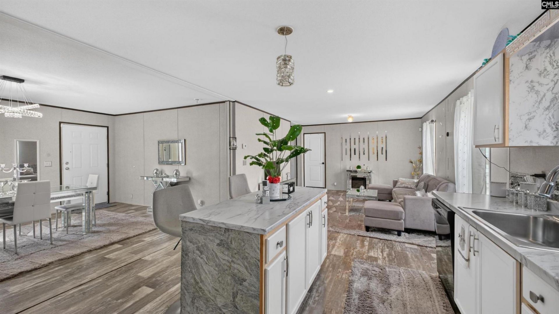 116 Parvis Road  Photo 6