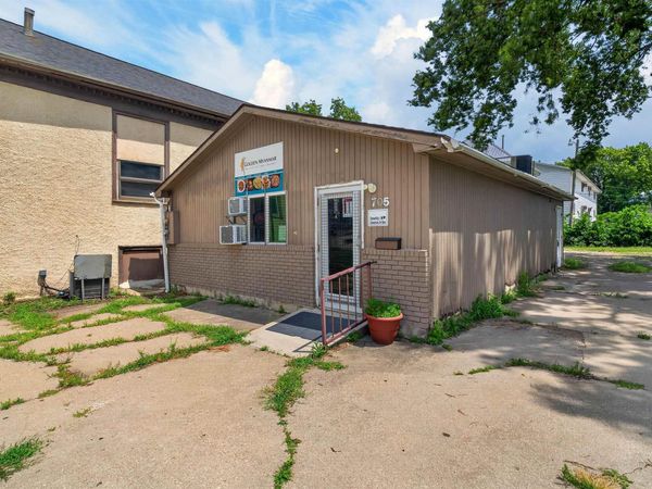 705 W 5th Street, Waterloo, IA 50702