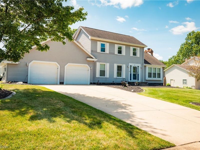 51 Sawmill Run Drive, Canfield, OH 44406 Photo 2