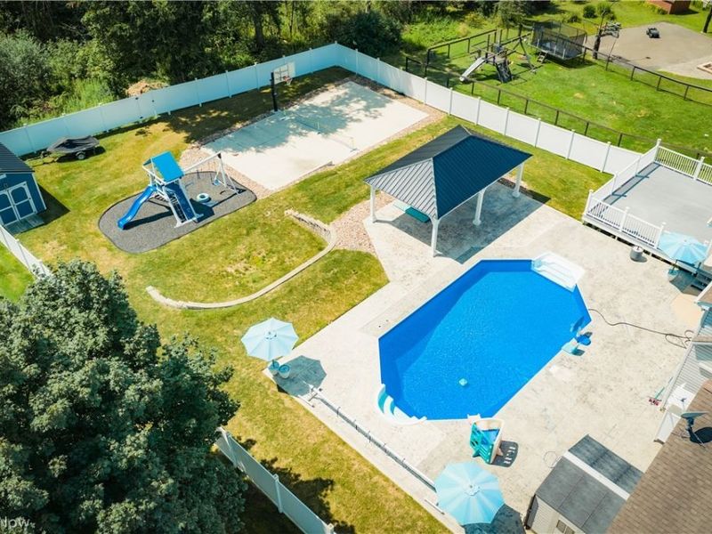 51 Sawmill Run Drive, Canfield, OH 44406 Photo 4