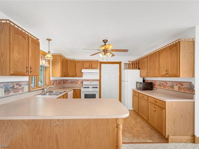 1 Cherokee Trail, Malvern, OH 44644 Photo 13