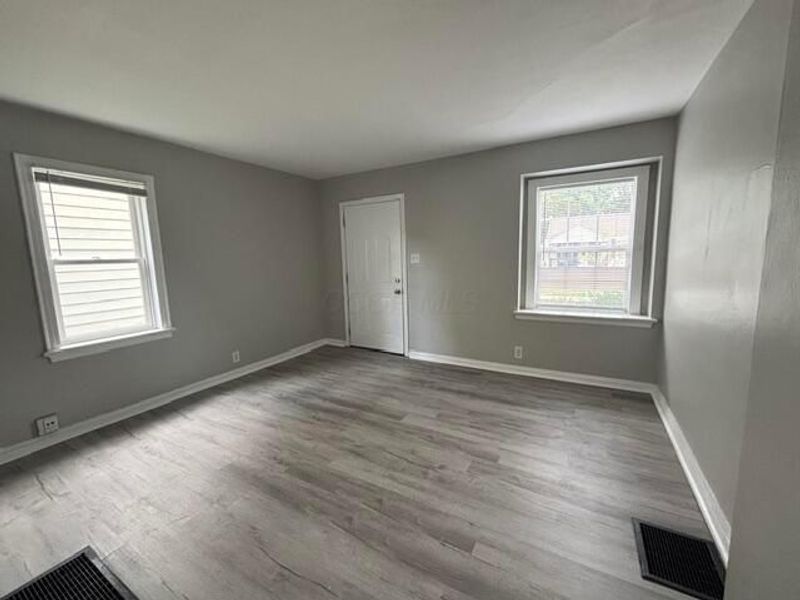 751 E Mithoff Street , Columbus, OH 43206 Photo 2