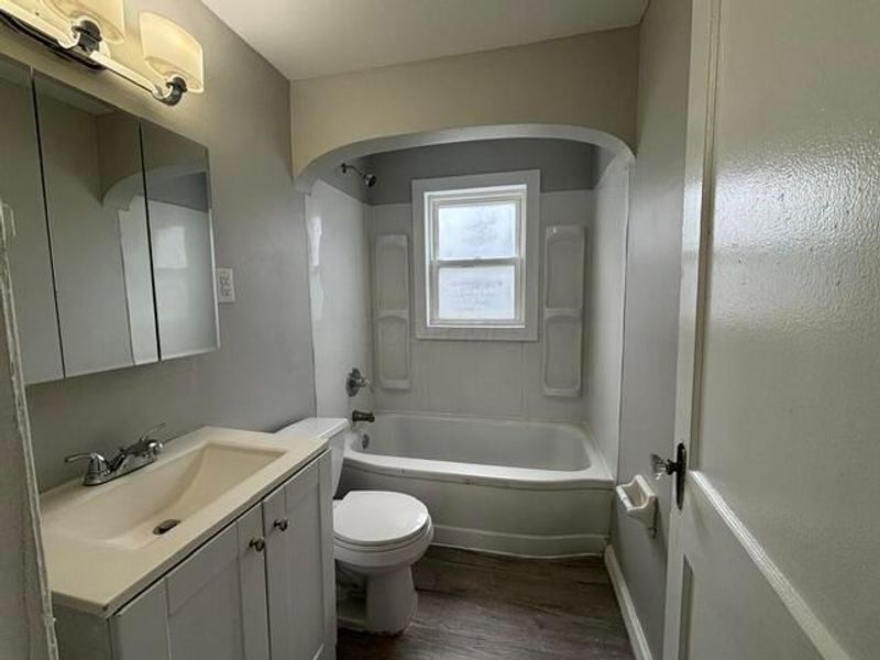 751 E Mithoff Street , Columbus, OH 43206 Photo 8