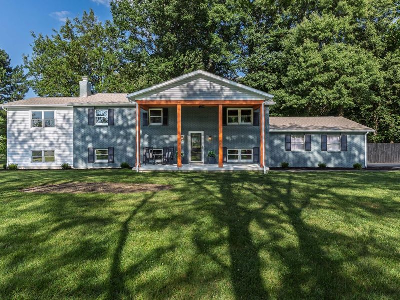 6110 Holiday Lane, Dublin, OH 43016 Photo 1