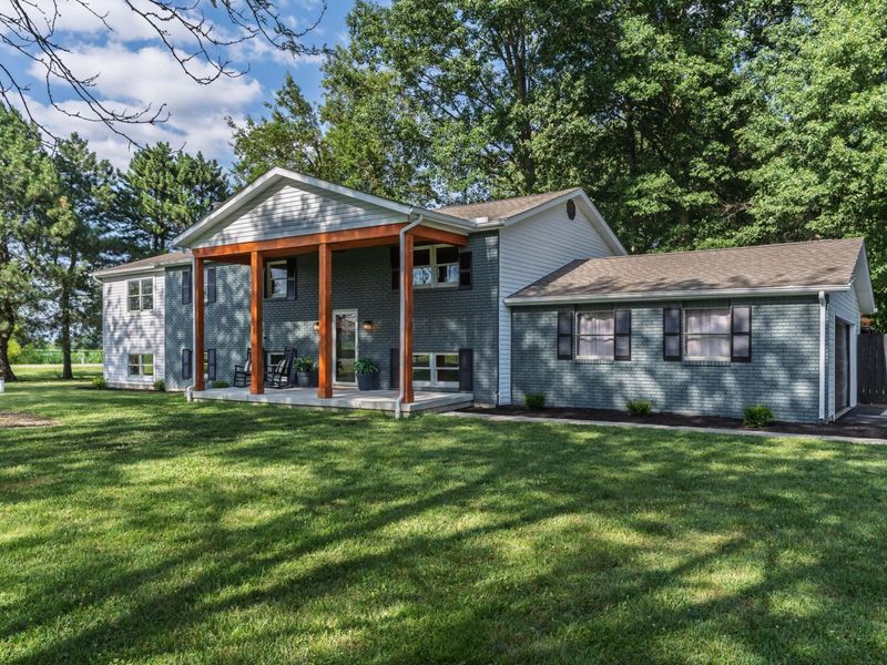 6110 Holiday Lane, Dublin, OH 43016 Photo 2