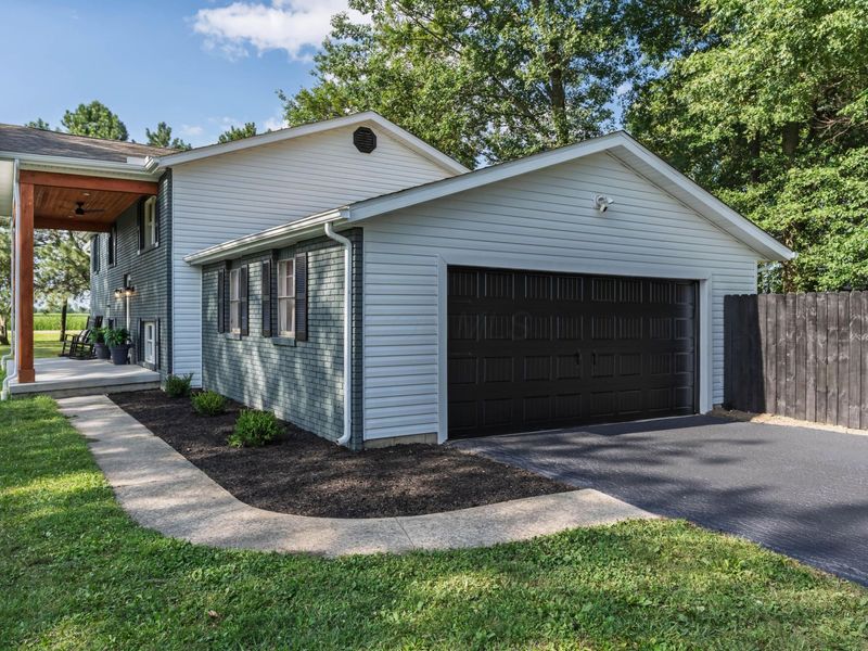 6110 Holiday Lane, Dublin, OH 43016 Photo 6