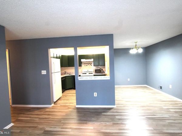 8 JOYNER COURT, TRENTON, NJ 08648