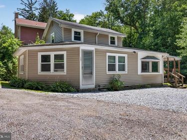 1291 STONE GLEN ROAD, DAUPHIN, PA 17018
