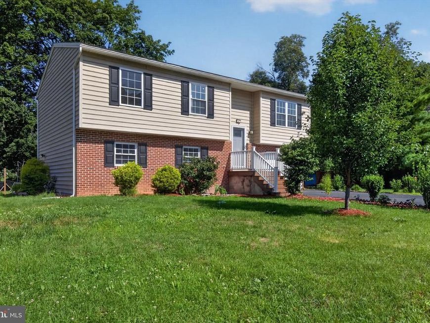 2 Raspberry Dr , Mechanicsburg, PA 17050 Main Photo