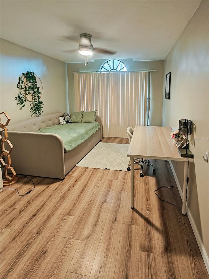 4907 82nd Place E, Sarasota, FL 34243 Photo