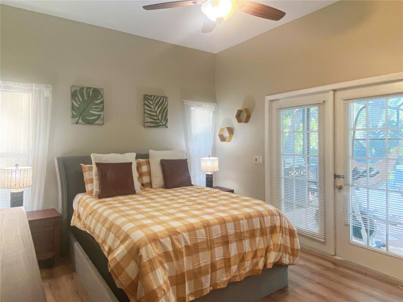 4907 82nd Place E, Sarasota, FL 34243 Photo
